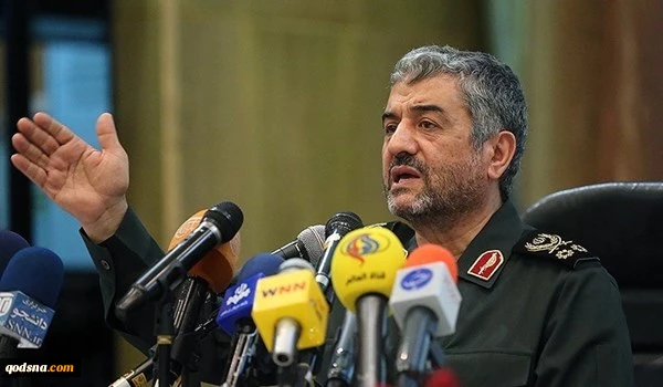 القائد العام لحرس الثورة الاسلامية: 

الهزائم المتتالية لقوى الاستكبار العالمي التي اصطفت امام الثورة الاسلامية من المنجزات الكبرى للثورة
 2