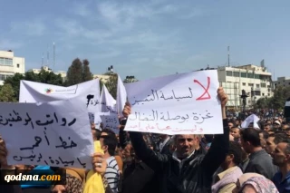 خشم عمومی از اقدامات رئیس تشکیلات خودگردان افزایش یافت؛

تظاهرات در قلب رام الله علیه ابومازن و در حمایت از ساکنان غزه+ عکس