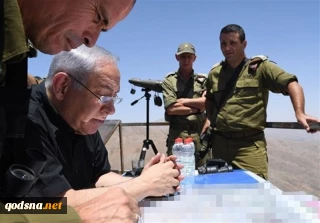 قائد عسكري إيراني:

الجمهورية الاسلامية الايرانية ستدافع بكل صلابة عن مكتسبات ملاحمها في التصدي لاي مؤامرة تكفيرية – صهيونية