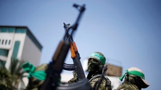 معاریو:

توان بازدارندگی اسرائیل از دست رفته/ نتانیاهو ترسیده و زمام امور بدست حماس است