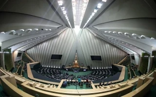 به ریاست لاریجانی؛

جلسه علنی آغاز شد/ سوال از وزیر ورزش در دستور کار مجلس