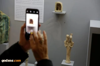 روزنامه هاآرتض اعلام کرد:

نمایش آثار باستانی سرقت شده از کرانه باختری در اسرائیل