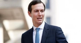 کاخ سفید اعلام کرد؛

سفر سه نماینده ویژه ترامپ به مراکش ، سرزمین های اشغالی و عمان/  رسانه های صهیونیستی: هدف کوشنر نجات نتانیاهو  از بحران کنونی است