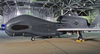 براساس مقاله پایگاه خبری و فرامنطقه ای رای الیوم؛

 فروشگاه تسلیحاتی واشنگتن اعتماد همپیمانان خود را از دست می دهد/ پرونده ناکام آمریکا در توافقنامه های نظامی مشترک با اسرائیل و هند