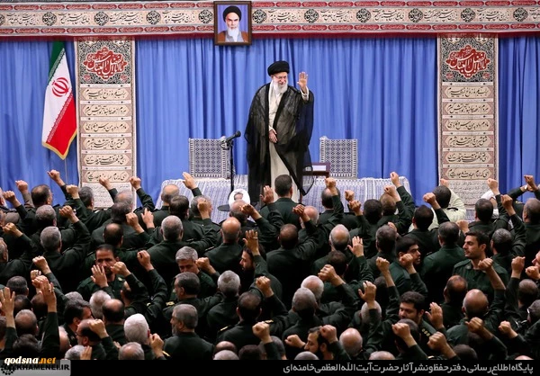 رهبر معظم انقلاب در جمع فرماندهان سپاه

سیاست فشار حداکثری آمریکا شکست خورد 2