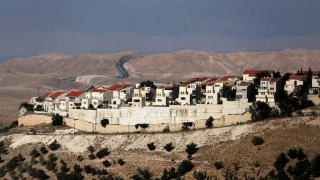 آخرین اخبار از سرزمین های اشغالی فلسطین

گروههای مختلف فلسطینی علیه آمریکا شدند/ تحولات فلسطین تحت الشعاع حمایت علنی آمریکا از شهرک سازی رژیم اسراییل در کرانه باختری