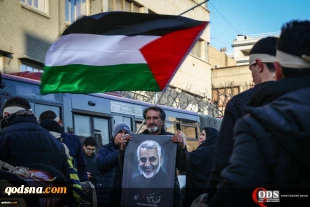 انتقام گیران در راه اند ..

دختر شهید سلیمانی:آقاجان خدا نکند شهادت پدرم ناراحتی به چهره شما بیاورد/ رهبر انقلاب بر پیکر حاج‌ قاسم سلیمانی و همرزمان شهیدشان نماز اقامه کردند/ شعار مردم ایران: پرچم توییتری ترامپ روی تابوت او پهن خواهد شد/ مردمی که خود را