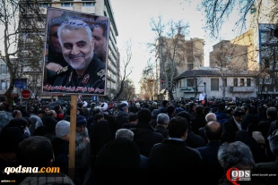 انتقام گیران در راه اند ..

دختر شهید سلیمانی:آقاجان خدا نکند شهادت پدرم ناراحتی به چهره شما بیاورد/ رهبر انقلاب بر پیکر حاج‌ قاسم سلیمانی و همرزمان شهیدشان نماز اقامه کردند/ شعار مردم ایران: پرچم توییتری ترامپ روی تابوت او پهن خواهد شد/ مردمی که خود را