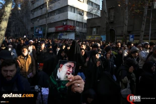 انتقام گیران در راه اند ..

دختر شهید سلیمانی:آقاجان خدا نکند شهادت پدرم ناراحتی به چهره شما بیاورد/ رهبر انقلاب بر پیکر حاج‌ قاسم سلیمانی و همرزمان شهیدشان نماز اقامه کردند/ شعار مردم ایران: پرچم توییتری ترامپ روی تابوت او پهن خواهد شد/ مردمی که خود را