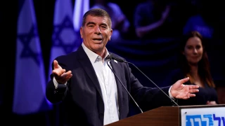 وزیر خارجه یا وزیر جنگ و نژادپرستی!

اشکنازی: معامله قرن طرح عادلانه ای است که فلسطینی ها را از ما جدا می کند