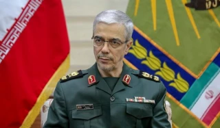 رئيس الاركان العامة للقوات المسلحة الايرانية:

القوات المسلحة ستواصل مسيرة التقدم دون الاكتراث للحرب الاعلامية والضجيج المفتعل من قبل الشبكة الخبيثة لنظام الهيمنة والصهيونية