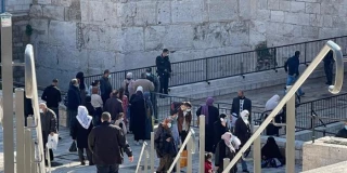 Zionist troops obstruct worshipers’ access to Al-Aqsa