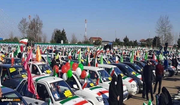 مسيرات ذكرى انتصار الثورة الاسلامية تجري بالسيارات والدراجات النارية 2