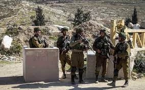 Israeli troops shoot Palestinian at southern West Bank checkpoint