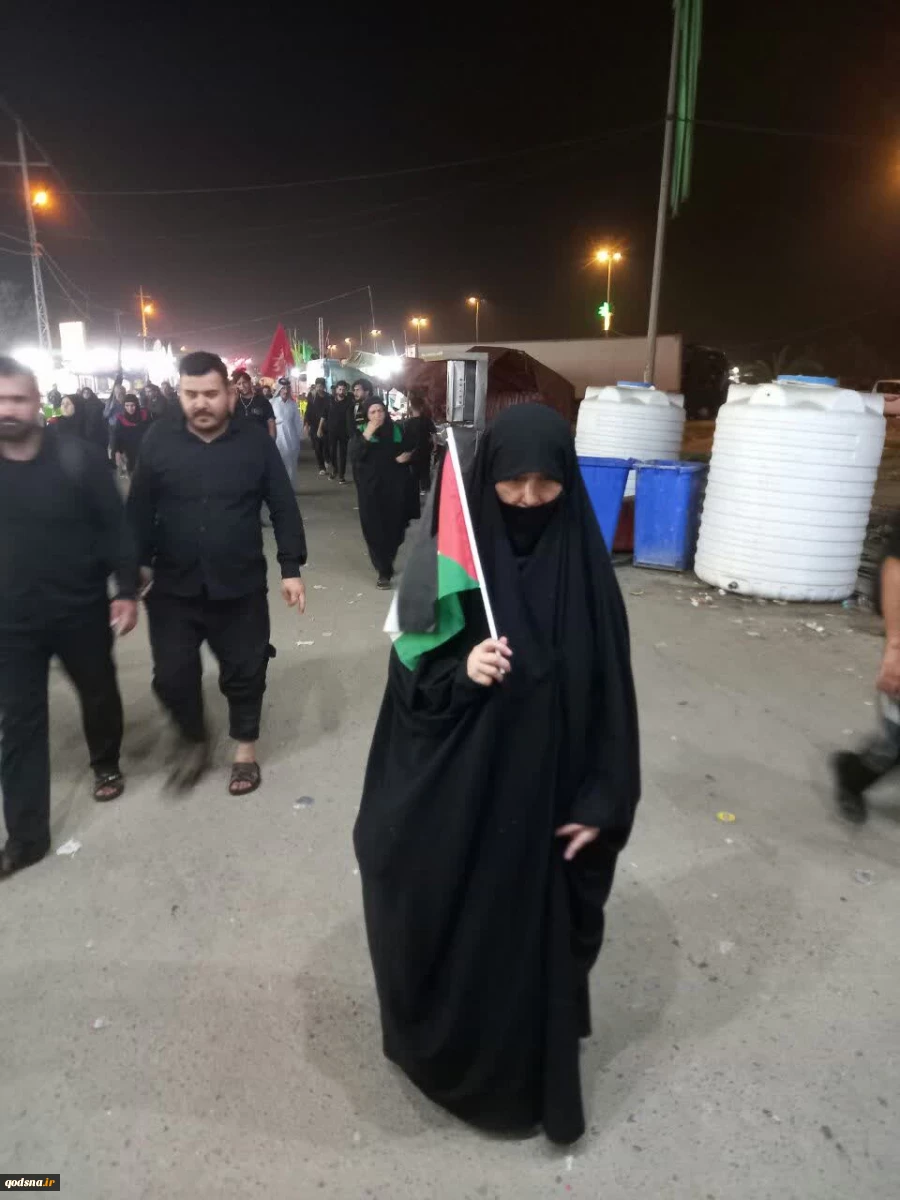 تصاویر ارسالی خبرنگار قدسنا از پیاده روی زائران اربعین حسینی با پرچم فلسطین در مسیر کربلا(بخش هفتم) 6