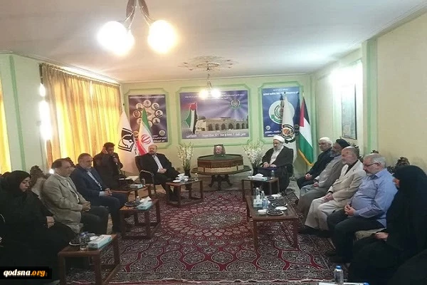 أمین عام جمعیة الدفاع عن الشعب الفلسطینی یزور مکتب حماس بطهران معزیا باستشهاد السنوار
 2