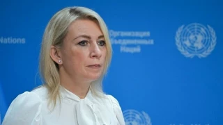 زاخارووا سخنگوی دستگاه دیپلماسی روسیه: 

با ایران و ترکیه درباره سوریه در تماس نزدیک هستیم