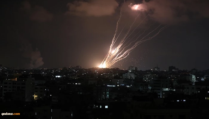 القسام يقصف نتيفوت والسرايا توقع رتلا للاحتلال في جباليا بحقل ألغام
 2