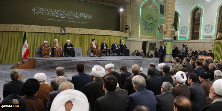 رهبر انقلاب در دیدار جمعی از مسئولان نظام، سفرای کشورهای اسلامی و قشرهای مختلف مردم:

مقاومت، جلوه‌ای از بعثت و زانو زدن رژیم صهیونیستی مقابل غزه و لبنان نتیجه آن است
 2