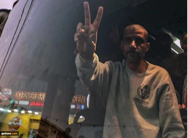 در چارچوب سومین دور قرارداد "طوفان آزادگان"/

آزادی110 اسیر فلسطینی پس از چند ساعت کارشکنی اشغالگران/ استقبال هزاران نفری در رام الله از آزادگان  2