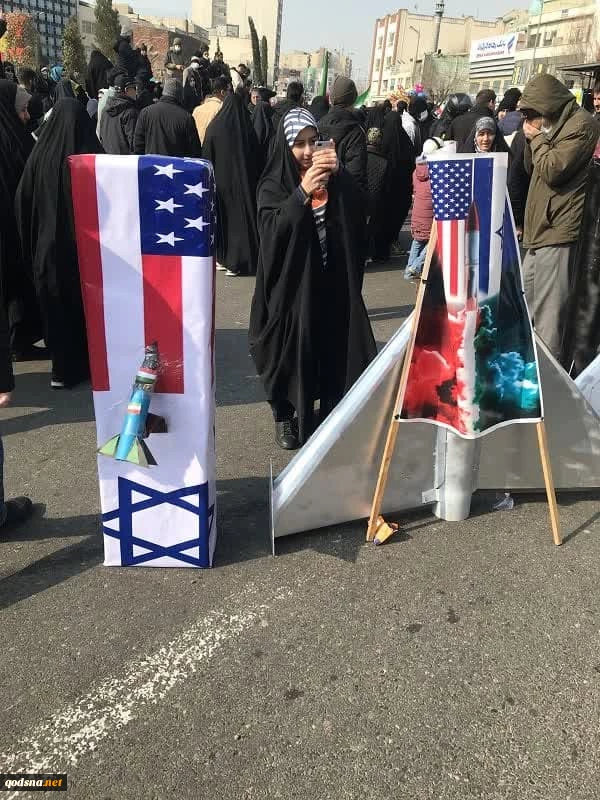 صحنه هایی از راهپیمایی 22 بهمن در تهران 2