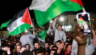 امروز؛ آزادی ۳۶۹ اسیر فلسطینی از زندان‌های رژیم صهیونیستی/ سه اسیر صهیونیست هم آزاد می شوند