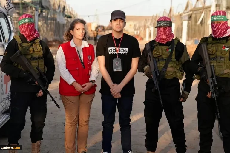 Hamas confirmed in a brief statement on Tuesday that Netanyahu is misleading his people and has failed to recover his prisoners through aggression, and that the return of Alexander confirms that serious negotiations and prisoner swap deals are the way to 