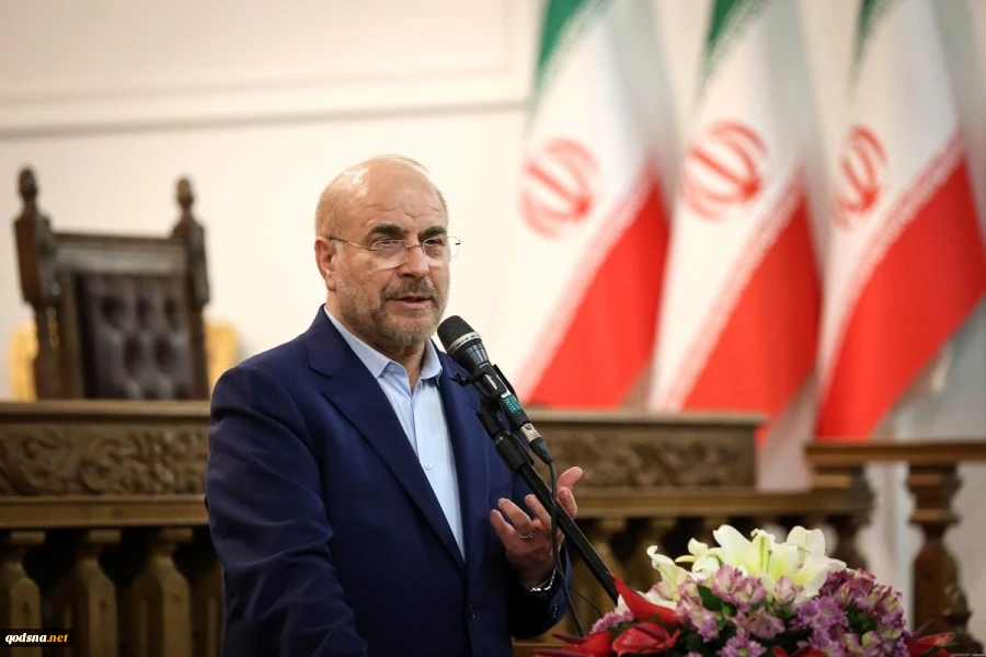 قبيل مغادرته طهران للمشاركة في 19 لمؤتمر اتحاد برلمانات الدول الأعضاء بمنظمة التعاون الإسلامي

رئيس البرلمان الإيراني: اتحاد البرلمانات الاسلامية فرصة لمناقشة قضية فلسطين وغزة 2