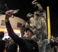 فلسطینی‌ها با بقایای موشک ایرانی جشن گرفتند