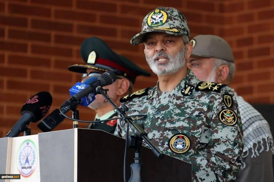 به گزارش خبرگزاری مهر، سرلشکر سیدعبدالرحیم موسوی رئیس ستاد کل نیروهای مسلح در واکنش به حمله تجاوزکارانه آمریکا علیه ایران پیامی صادر کرد. متن پیام بدین شرح است:

بسم الله الرحمن الرحیم

آمریکا در تداوم حمایت‌های همه جانبه خود از رژیم وحشی و متجاوز صهی