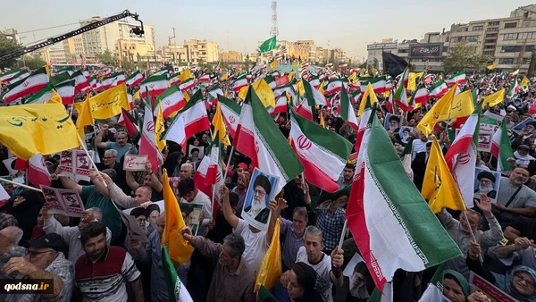 تجمع جماهیری حاشد فی طهران دعماً للقوات المسلحة فی المواجهة مع الکیان الصهیونی 2