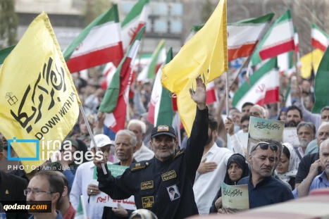 اهالي طهران ينظمون مسيرة دعما للقوات المسلحة الإيرانية ومدافعي البلاد
