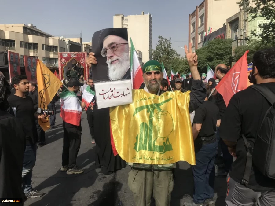 شرکت کنندگان در مراسم تشییع پرشکوه شهدای اقتدار به خبرنگار قدسنا چه گفتند؟

تا آخرین نفس و قطره خون پای انقلاب‌مان هستیم/ پیام اقتدار ایران و اتحاد ملت 4