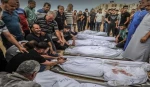 ليلة دامية في غزة: قصف يستهدف النازحين والمجوعين ويخلّف عشرات الشهداء  2