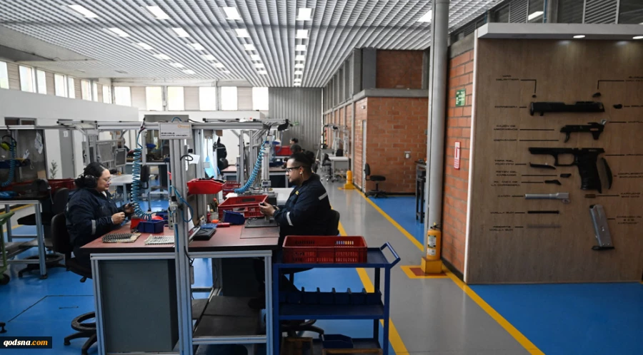 Colombia manufactures first combat rifles to replace Israeli weapons
