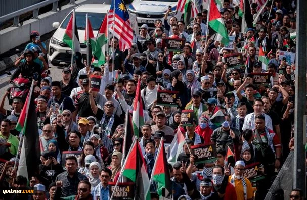از کوالالامپور تا رم برگزار شد؛

تظاهرات حمایت از فلسطین و محکومیت تجاوز رژیم صهیونیستی به "ناوگان صمود" 2