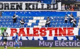 هواداران آلاوس اسپانیا با پلاکارد و نماد کودکان قربانی غزه از فلسطین حمایت کردند 2