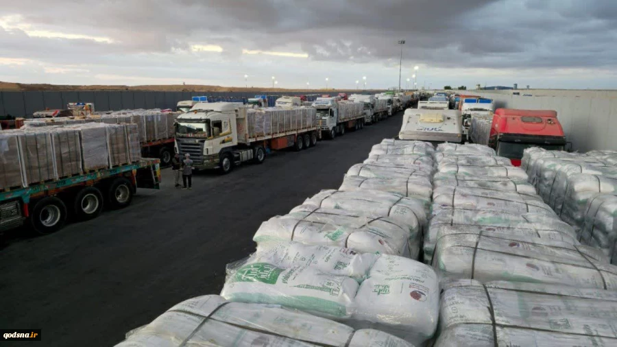 صد‌ها کامیون کمک بشردوستانه در گذرگاه رفح در انتظار ورود به غزه  2