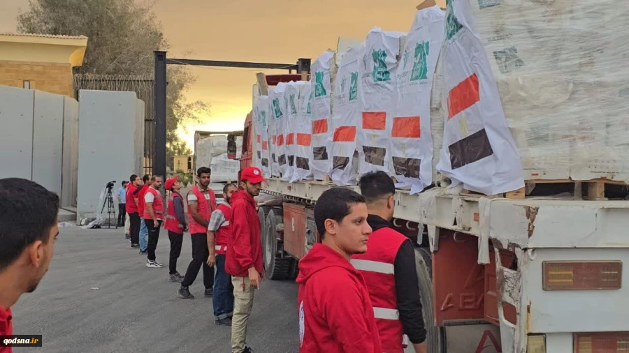 صد‌ها کامیون کمک بشردوستانه در گذرگاه رفح در انتظار ورود به غزه  3