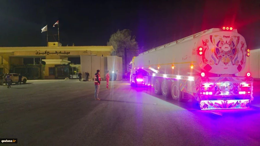 صد‌ها کامیون کمک بشردوستانه در گذرگاه رفح در انتظار ورود به غزه  6
