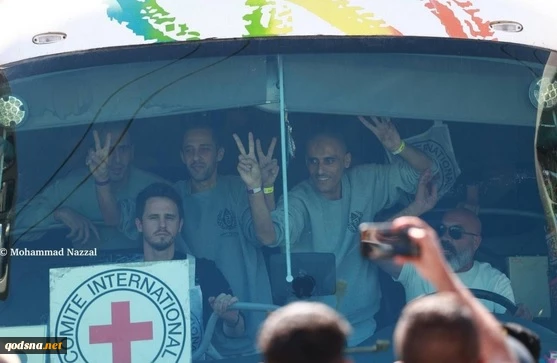 2000 أسير فلسطيني يعانقون الحرية.. واستقبال حاشد رغم قمع الاحتلال 2