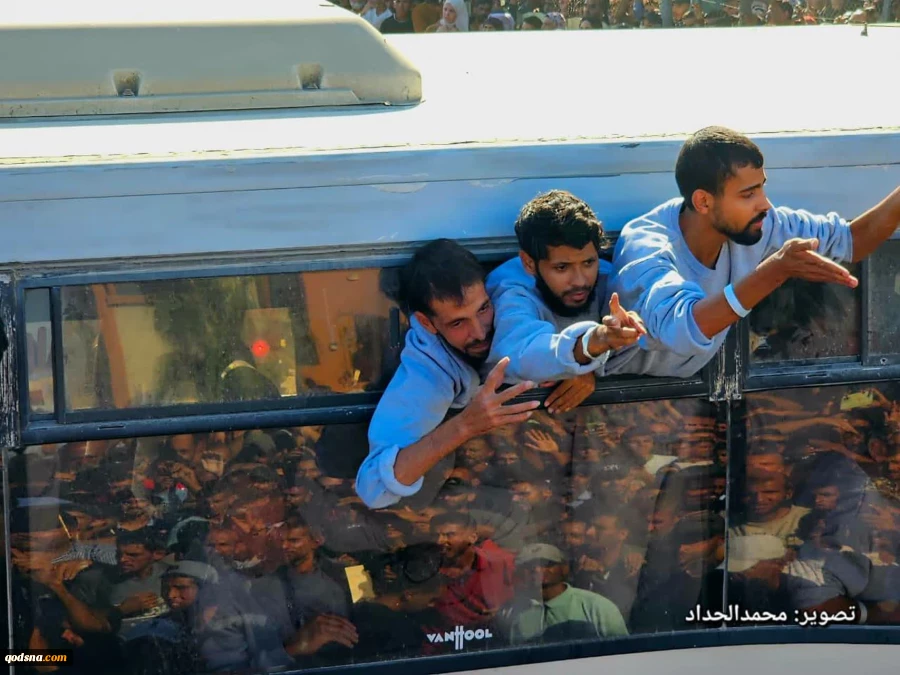 تصاویر دیگری از استقبال فلسطینی‌ها از اسرای آزاد شده در خانیونس  4