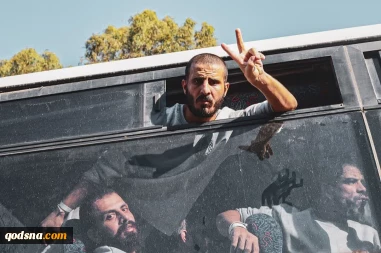 لحظه رسیدن اسرای آزاد شده فلسطینی به غزه