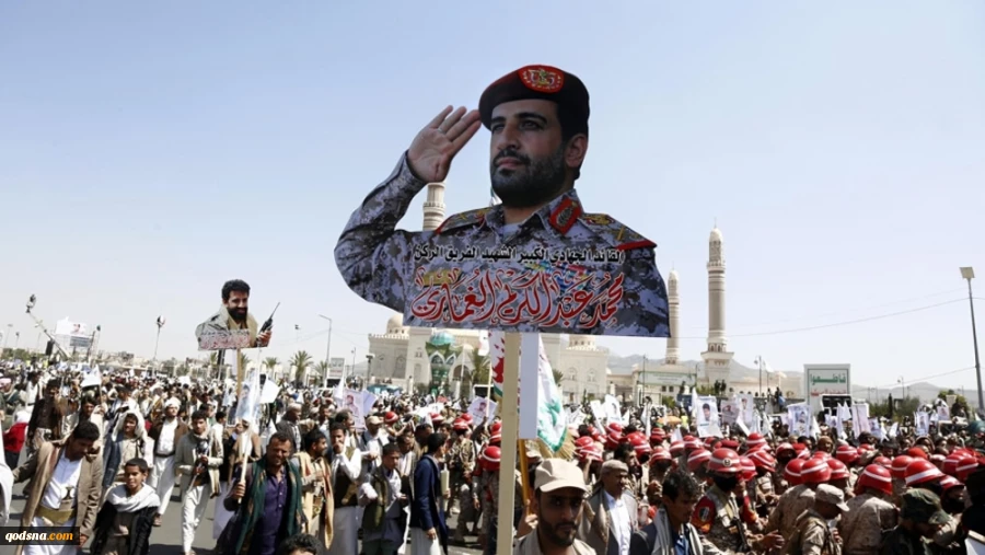 Yemenis mourn martyred military chief al-Ghamari at massive Sana’a funeral  2