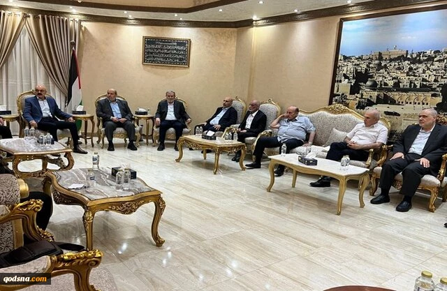 توافق گروه‌های فلسطینی بر سر واگذاری اداره نوار غزه به کمیته موقت/  کمیته‌ای بین‌المللی برای نظارت بر تأمین مالی و اجرای بازسازی غزه تشکیل می شود 2