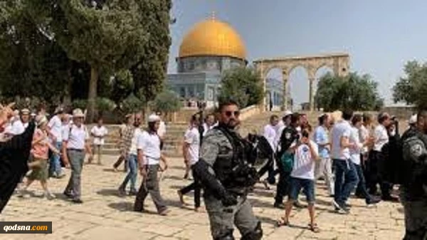 تعرض ده‌ها شهرک‌نشین با حمایت پلیس صهیونیستی به مسجد الاقصی 2