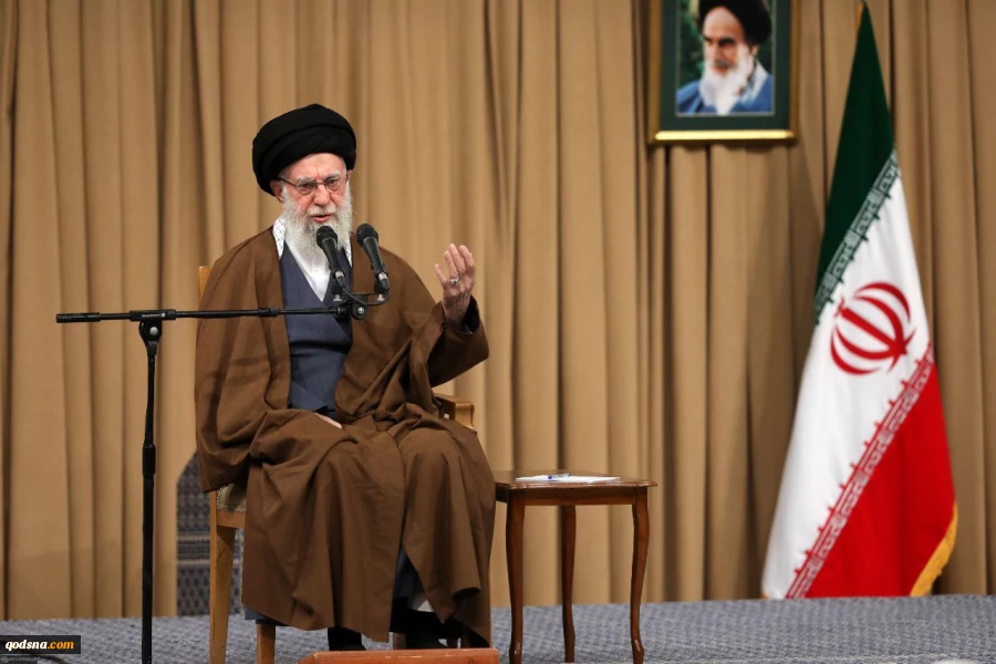 قائد الثورة الإسلامية يستقبل آلاف الطلاب والجامعيين وعدداً من عوائل شهداء الحرب المفروضة الأخيرة التي استمرت 12 يوماً 8