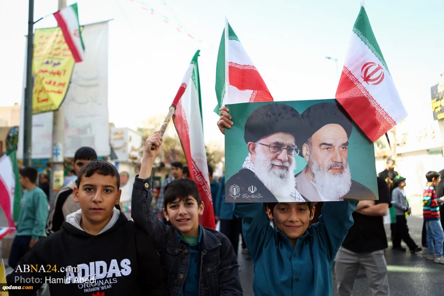 مسيرات شعبية بمناسبة اليوم الوطني لمقارعة الاستكبار العالمي في طهران 28
