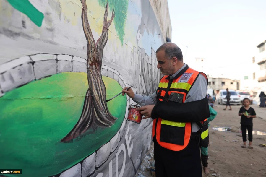 نشطاء من غزة يرسمون جدارية ضخمة تندد بالإبادة البيئية وتوجه رسالة إلى قادة مؤتمر المناخ COP30 في البرازيل 2