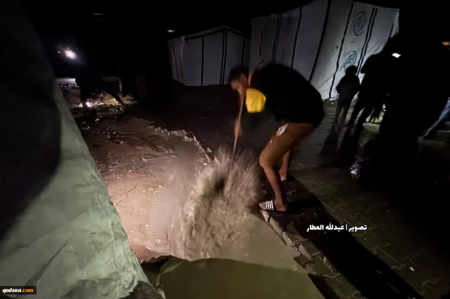 سیل و باران شدید، خیمه‌های آوارگان فلسطینی را در خان یونس در جنوب نوار غزه در خود فرو برد 6